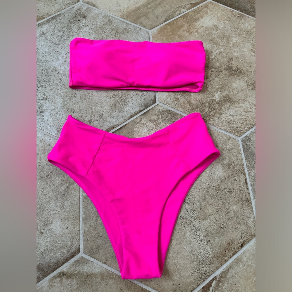 Vibrant Pink Bikini Set - Picture 4 of 4